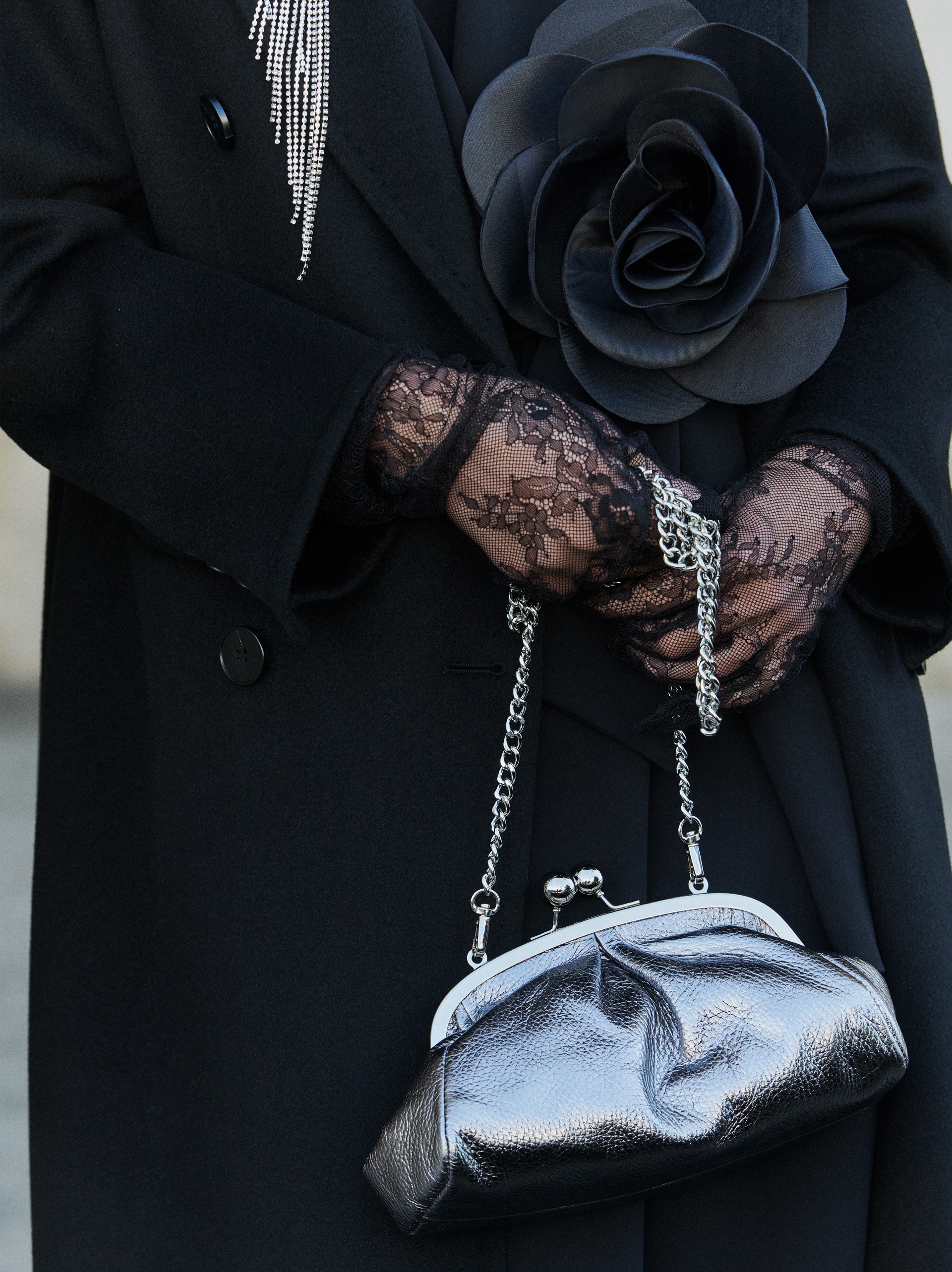 5 pomysłów na niezapomnianą stylizację sylwestrową z elegancką sukienką w roli głównej