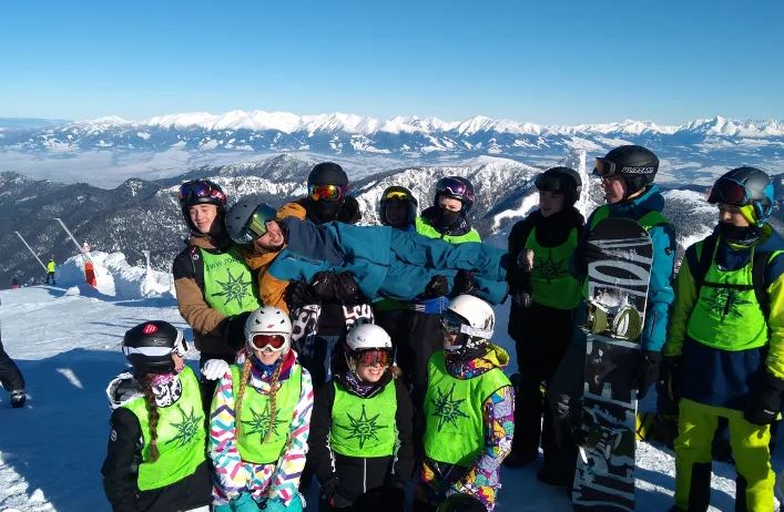 Gdzie na obóz snowboardowy 2026? Sprawdź najlepszą propozycję na ferie zimowe!