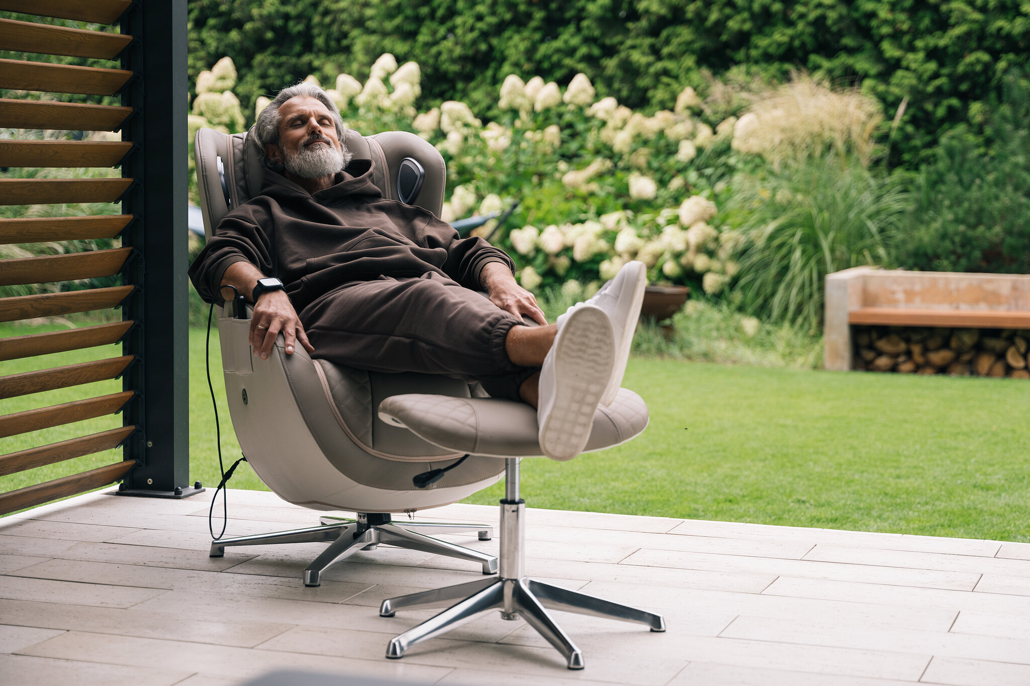 Fotel masujący a jakość snu: wieczorny rytuał relaksu w domu